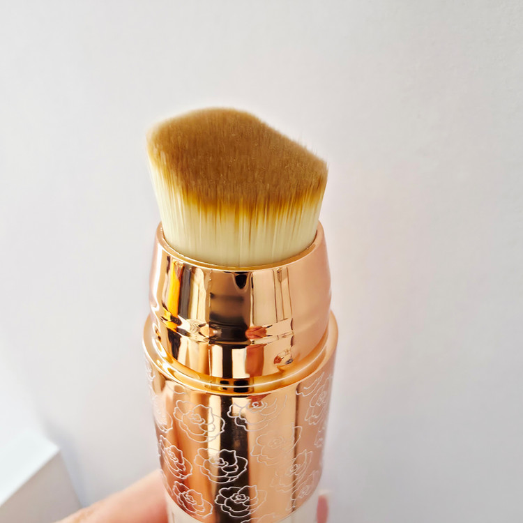 کانسیلر مرطوب کننده24ساعته برس دار j beauty